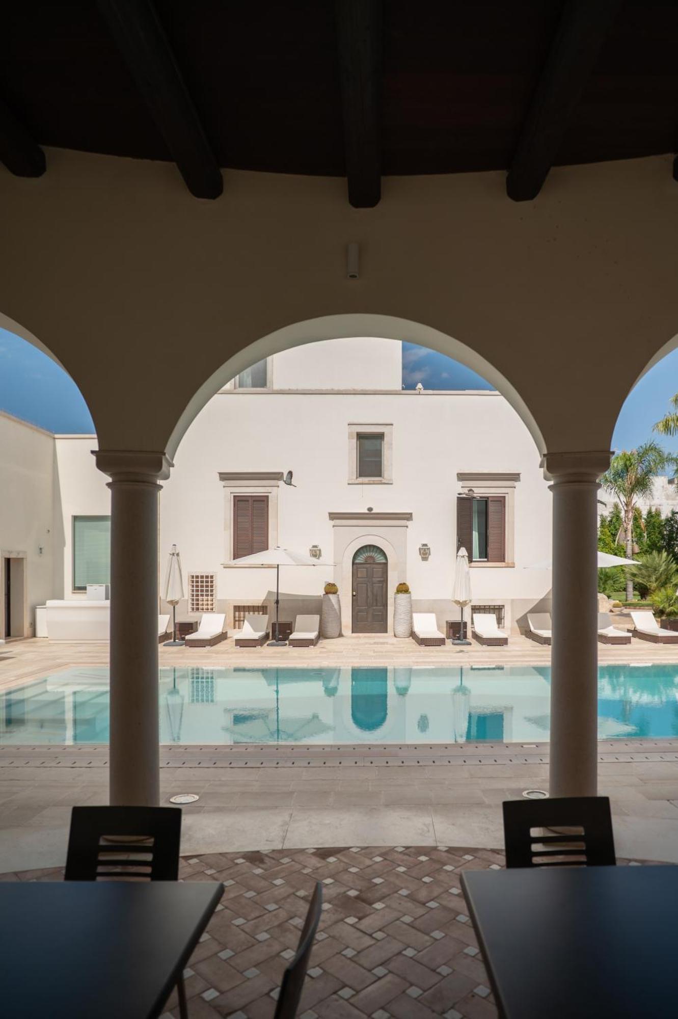 Relais Villa Magnolia Конверсано Экстерьер фото
